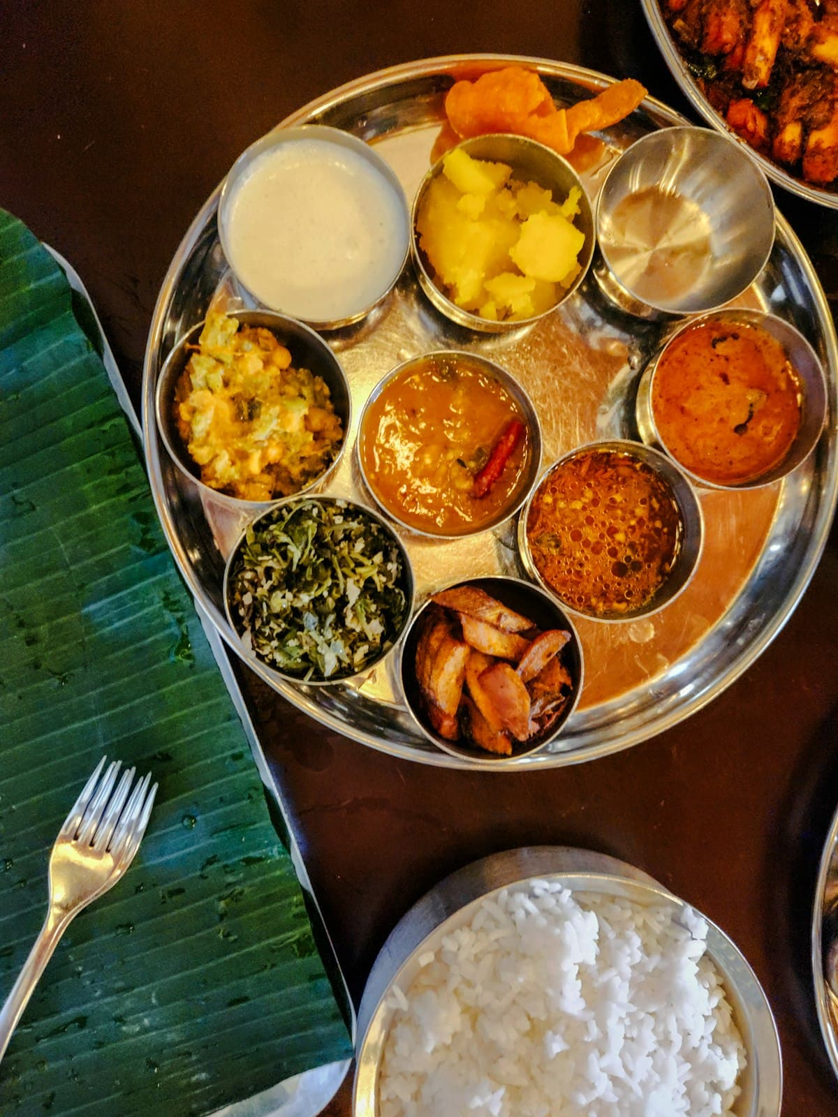 Indian tiffin meal packing for daily delivery